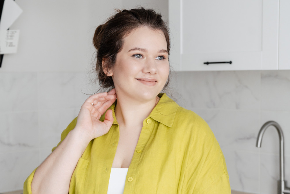 woman in lime green shirt